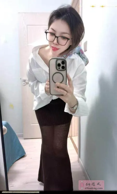 铁西眼镜反差少妇 - 辽宁-沈阳 楼凤实拍第2张