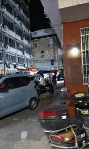 浙江-温州 乐清市区小巷子 站街女实拍图