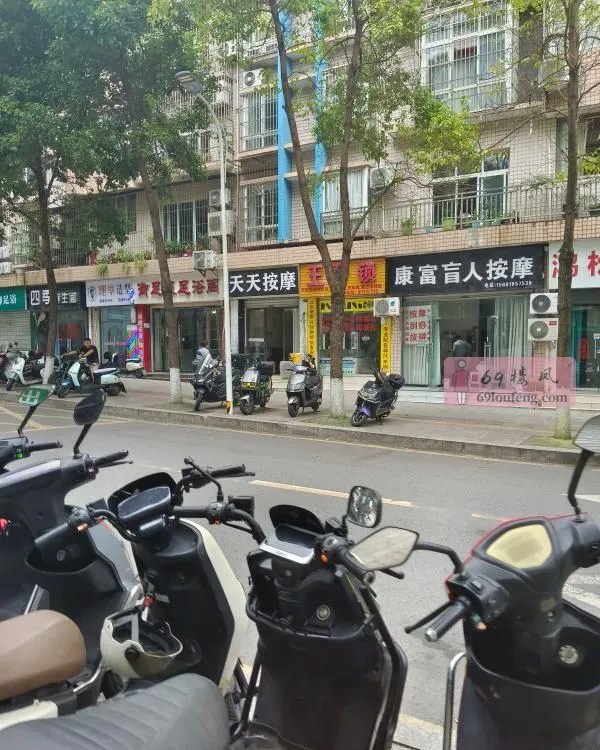 达州西外白塔路一条街 - 四川-达州 楼凤实拍第2张