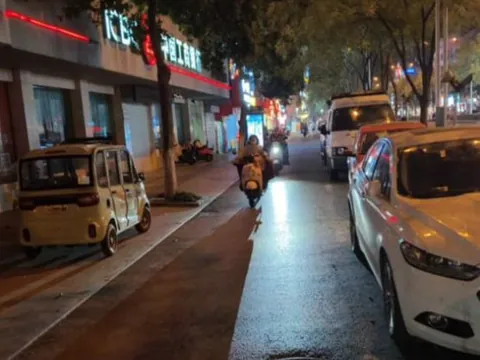 新村路维扬房产边上 地铁口小姐 江苏-扬州