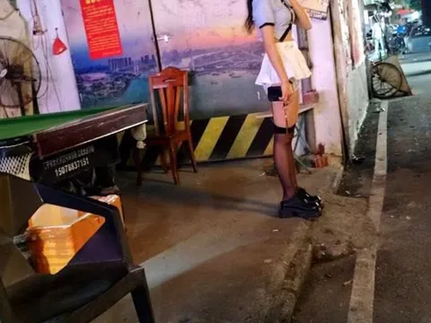 江苏-苏州 武进区古方路南100米湖塘花园新村小区里 站街女实拍图