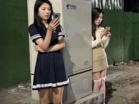 伟民广场右边 广东-珠海 狼友扫街偷拍