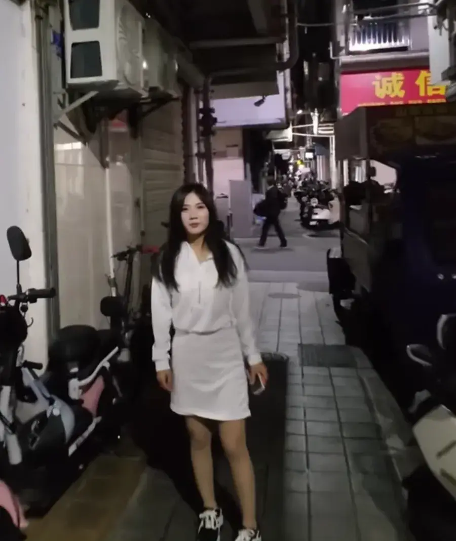 福田沙嘴城中村200块的爱情 广东-深圳 快餐服务实景图