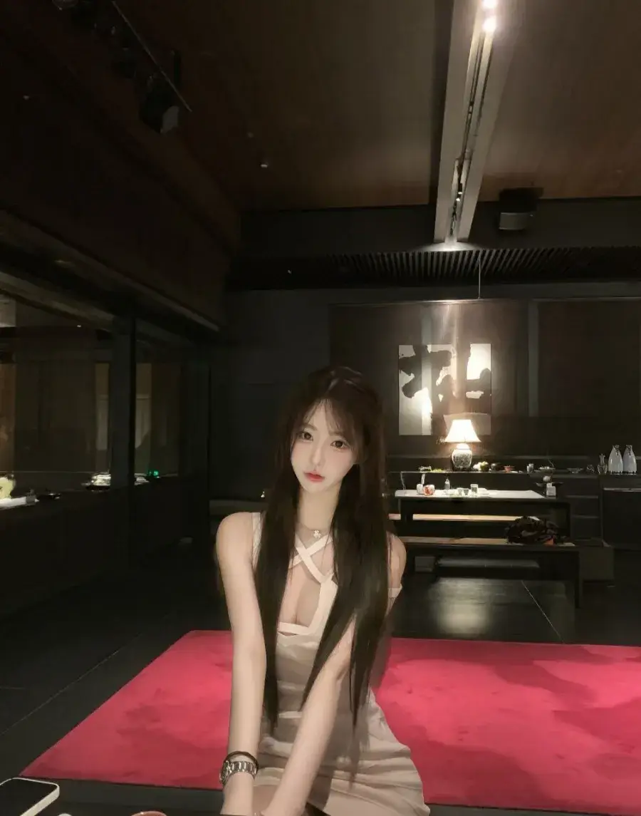 拱墅区漂亮妹妹小豆子 真实工作室环境 (地点：浙江 - 杭州)