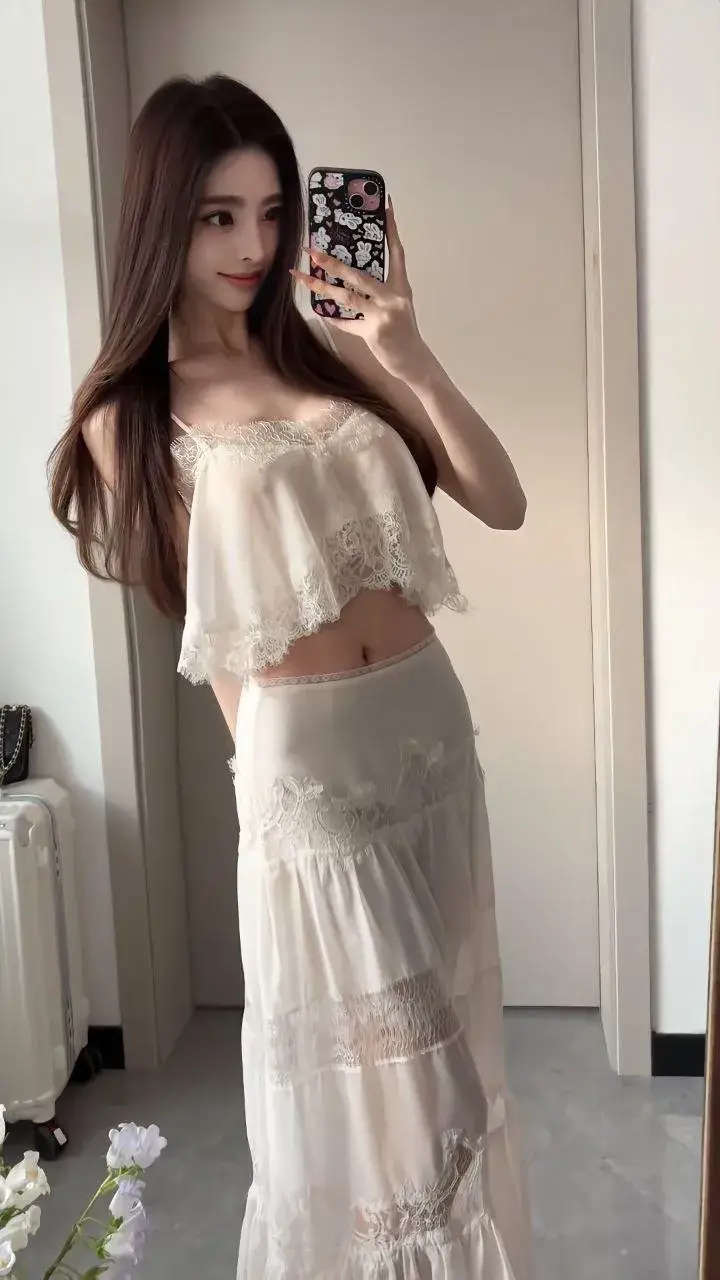 【独家】新疆 - 乌鲁木齐 老师 这边女孩颜值还真不错 内部实拍