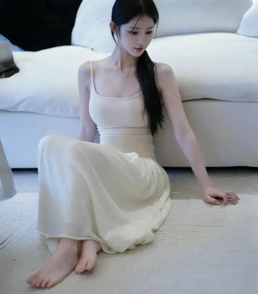 普陀大胸颜值小甜妹 真实工作室环境 (地点：上海 - 普陀区)
