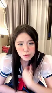 #主播 黑灰姑娘新人下海学生妹穿着透明校服首次自慰2 - 1080P超清画质展示图