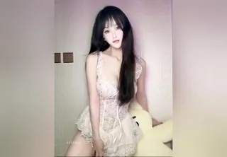 #主播 花椒网红极品美女主播『恩熙 』高价定制诱惑自慰福利6V 狗狗也忍不住过来舔骚逼 人狗都很爽视频 - 极具视觉冲击力的7aiTV内容