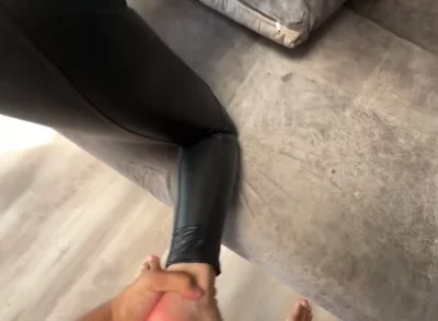 骚货欠羞辱 求射大屁股 撕开皮裤操开裆母狗 - 高清流媒体极速加载