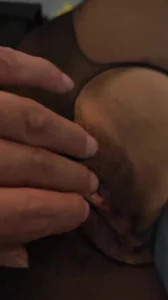 20岁的妹子背着男朋友在合租的房子内偷情 - 高清在线观看