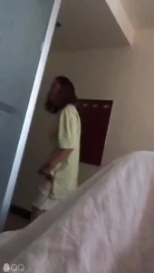 正在播放：良家人妻全身出镜，偷感十足 (全网精选频道)