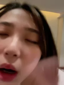 极品身材大胸妹，完整版已上传至电报群 手机浏览器流畅观看预览