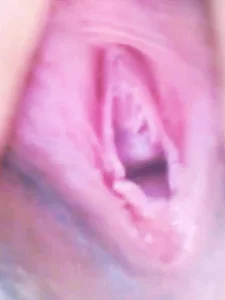 正在播放：熟女虐逼，三根手指硬插逼洞 (全网精选频道)