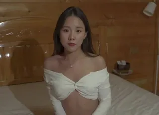 绝对领域LY-033摄影师潜规则的绝美模特 优质原创视频在线直达