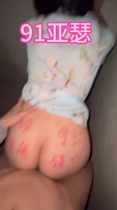 逛商场老婆忍不住了直接去停车场爆插大屁股 最新更新资源合集