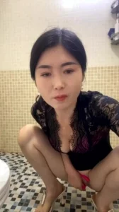 特别有韵味的熟妇在卫生间裸聊自慰 - 实时更新的高清全网精选资源