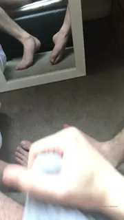 “坐下..放松……混蛋”("Sit back.. relax... and jerk") 优质原创视频在线直达