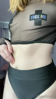 “操我？”("Fuck me?") 手机浏览器流畅观看预览