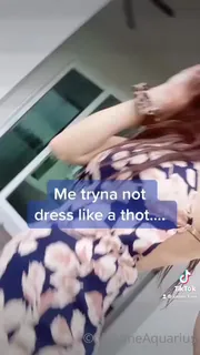 91社区热议作品：“我不是很可爱吗？请确保您在Tiktok上关注我➡️https://vm.tiktok.com/zmdunylgn/''("Aren’t I cute? Make sure you Follow me on tiktok ➡️ https://vm.tiktok.com/ZMdUnyLgn/") 实拍