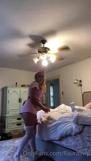 “刚发现我一年前今天做过的护士脱衣舞！！！我不敢相信我当时住在堪萨斯城！”("Just found this nurse strip tease I did a year ago today!!! I can’t believe I was living in Kansas City then!") - 实时更新的高清全网精选资源