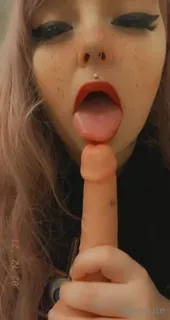 “我只想被喉咙搞砸。("I just want to be throat fucked. ✨") 玩家亲测好评资源