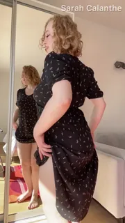 “剥离，炫耀并和我的猫一起玩镜子前的猫”("Stripping, showing off and playing with my pussy in front of the mirror  - 极具视觉冲击力的全网精选内容