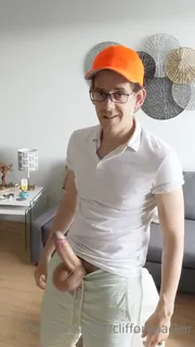 查看 “书呆子的家伙，为他的公鸡感到骄傲。”("Nerdy guy, proud of his cock.") 的详细介绍与播放