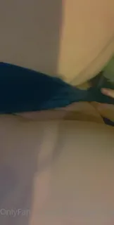 正在播放：“想把我的短裤滑到一边吗？”("wanna slip my shorts to the side??") (全网精选频道)