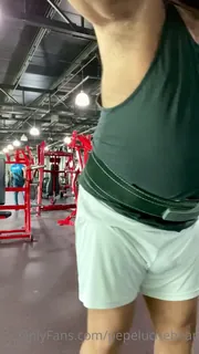 “蹲”("Squat") - 实时更新的高清全网精选资源