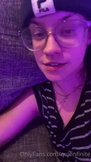 全网精选高分作品推荐：“谁在下班后倒下”，角质通风口”("Who’s down for an after hours horny vent")