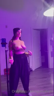 91社区热议作品：“星期六晚上的脱衣舞”("Saturday night strip grooooooove") 实拍