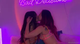 “与April Olsen做爱的表带”("Strap on sex with April Olsen") 优质原创视频在线直达