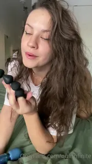 查看 “计划外高潮和肛门珠星期日 的详细介绍与播放