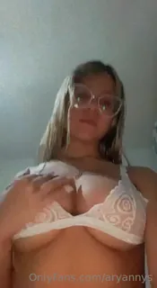 “宝贝，你想参加迪克竞赛吗？我将给获胜者特别的奖项和独家折扣，现在就把你的鸡巴的照片发送给我。”("Baby, do you want to participate in the dick contest? I will give a special prize and an exclusive discount to the winner, send me a picture of your dick right now.") - 1080P超清画质展示图