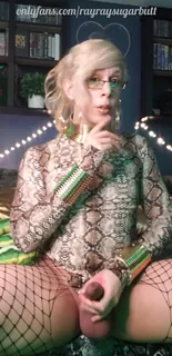 “未经编辑的垂直镜头，我吹着一个大负荷，以至于我的头上飞过了一段，然后抽搐直到我几乎从无限卡明的蛇油中昏倒。\ n \ nps。认为我在笔记本电脑上平衡了手机以获取此视频，并且开始过热。("Unedited vertical footage of me blowing a load so big it flies way over my head, and then just jerking off till I almost pass out, from Snake Oil of Infinite Cu 手机浏览器流畅观看预览