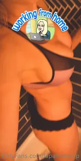 91社区热议作品：“我一直在裸体中绘画。给大家一个3年的视频作为证明。("I have always painted in the nude. Giving y’all a 3yr old video as proof.  实拍