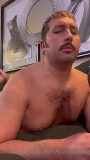 “熬夜，希望能瞥见爸爸圣诞老人！”("Staying up late hoping to get a glimpse of daddy Santa!") 玩家亲测好评资源