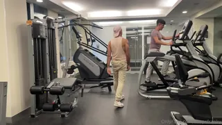 全网精选高分作品推荐：“深层按摩\ n \ n my man @samirmorais在我们锻炼后给了我按摩！但是他从未提到他如何给我按摩