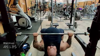 全网精选题材必看：“我已经有一段时间没有拍摄过任何提升内容了，但是这里有一些档案中的东西。我的新健身房太拥挤了，无法完成任何拍摄，但希望将来在家中有一些独奏。”("I haven't filmed any lifting content for a while, but here's something from the archives.  My new gym is too crowded to get any filming done but hopefully in the future some solo stu 封面图