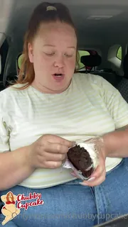 “来和我一起吃蛋糕。("Come and eat cake with me.\nHow many of these do you think I eat?\nDrop a tip below so i can buy more cake with the  玩家亲测好评资源