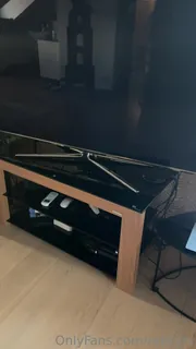 “快乐情人每个人❤️❤️❤️”("Happy Valentines everyone ❤️❤️❤️") - 高清流媒体极速加载