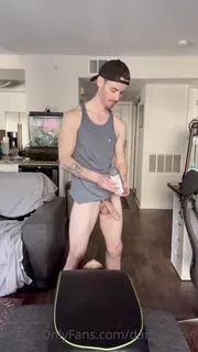 全网精选高分作品推荐：“为你努力工作。让我们暨。”("Hard at work for you. Let’s cum.")