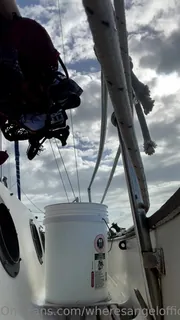 “赤裸的洗衣天！”("Naked laundry day!") 优质原创视频在线直达