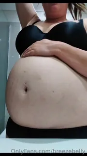 91视频官方收录：“有些腹部戴着硬拍打