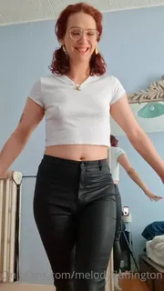 全网精选精选视频：“看起来很可爱，用白色的棉花我脱衣和手指，用轻松滑动在手指上后张开洞。("Looking cute in white cotton I strip and finger myself, spreading my hole wide after sliding in my fingers with easy. \nI love looking cute and being a total slut, adorably filthy") 完整版