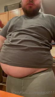 “这几天我看起来像我看起来的样子✨✨”("Just a lil glimpse of what I’m lookin like these days ✨") 完整无删减版在线看