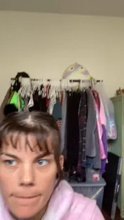 查看 “溪流从03/01/2023 03:21 pm \ in \ in \穿好衣服并为一天做好准备！("Stream started at 03/01/2023 03:21 pm\n\nGetting dressed and ready for the day! Cum tell me good morning and maybe I’ll cum for you  的详细介绍与播放