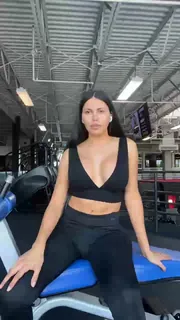 “流于03/02/2023 08:01 pm \ in \ gym - 高清在线观看