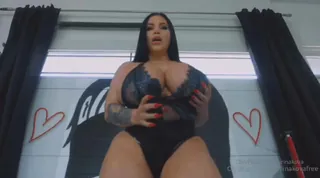 91视频官方收录：“暨崇拜继妈妈的公鸡。dm我为这个vid