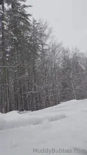 “在新罕布什尔州的下雪，不得不吹着漫长的车道。尽管外面很冷，但我还是汗水了。洞。("Snowing in New Hampshire and had to snow blow the long driveway. Even though it's cold outside I worked up a good sweat. ***Video showing off my musky sweat stink, sweat stains, boots, pits, balls, taint, and musk - 实时更新的高清全网精选资源